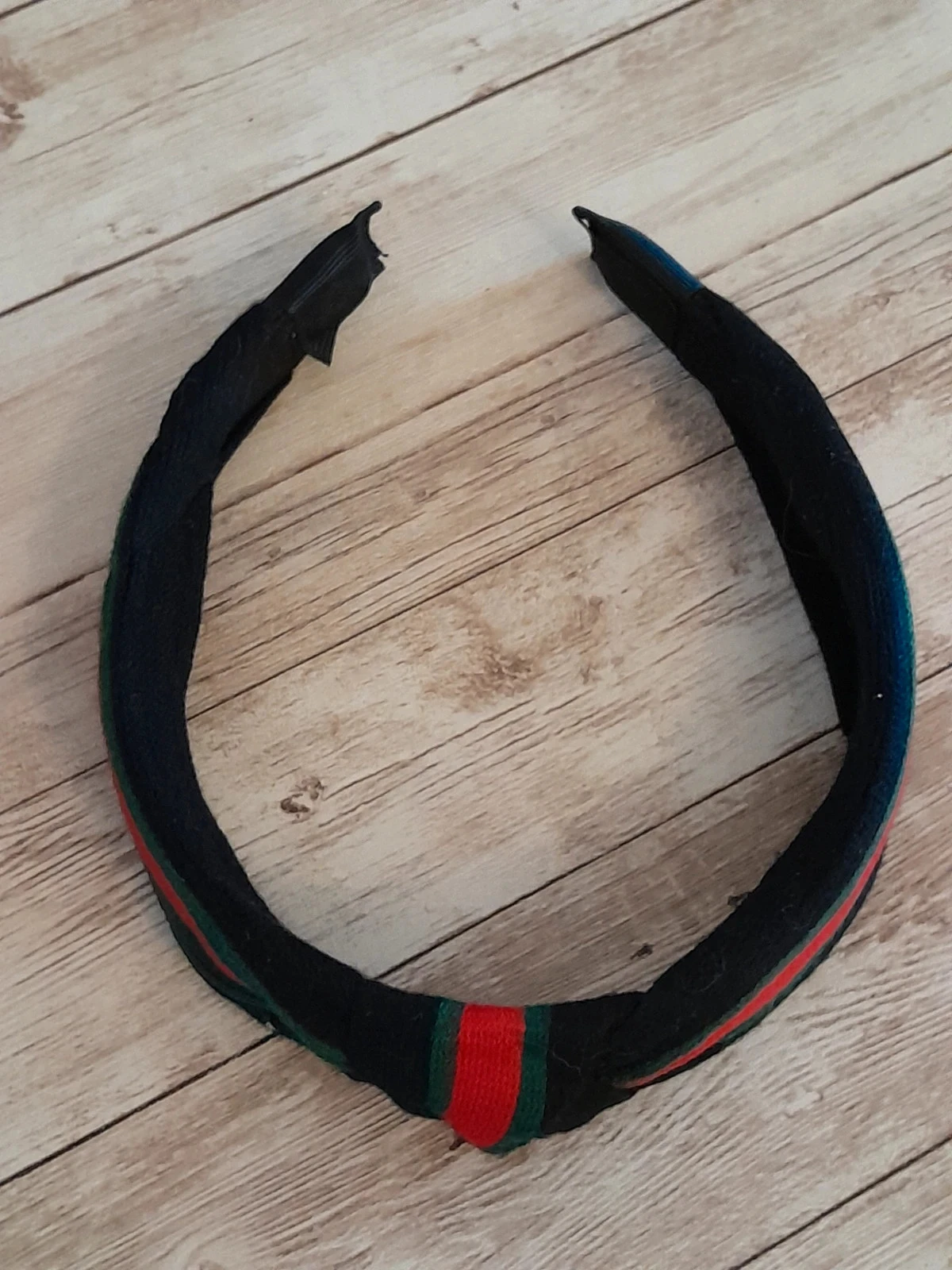 Serre tête, couleur noir pour femme